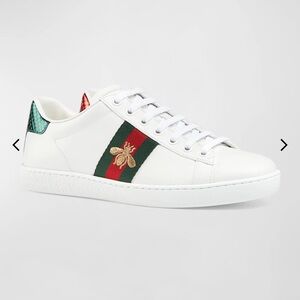 Gucci White and Green Sneakers in excellent condition